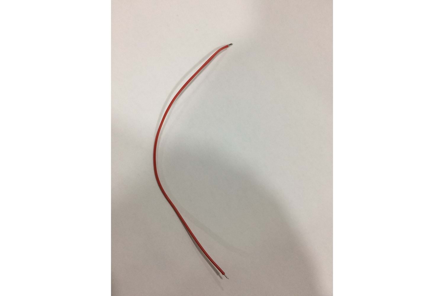 CABLE RED 1x0,50 15cm THT