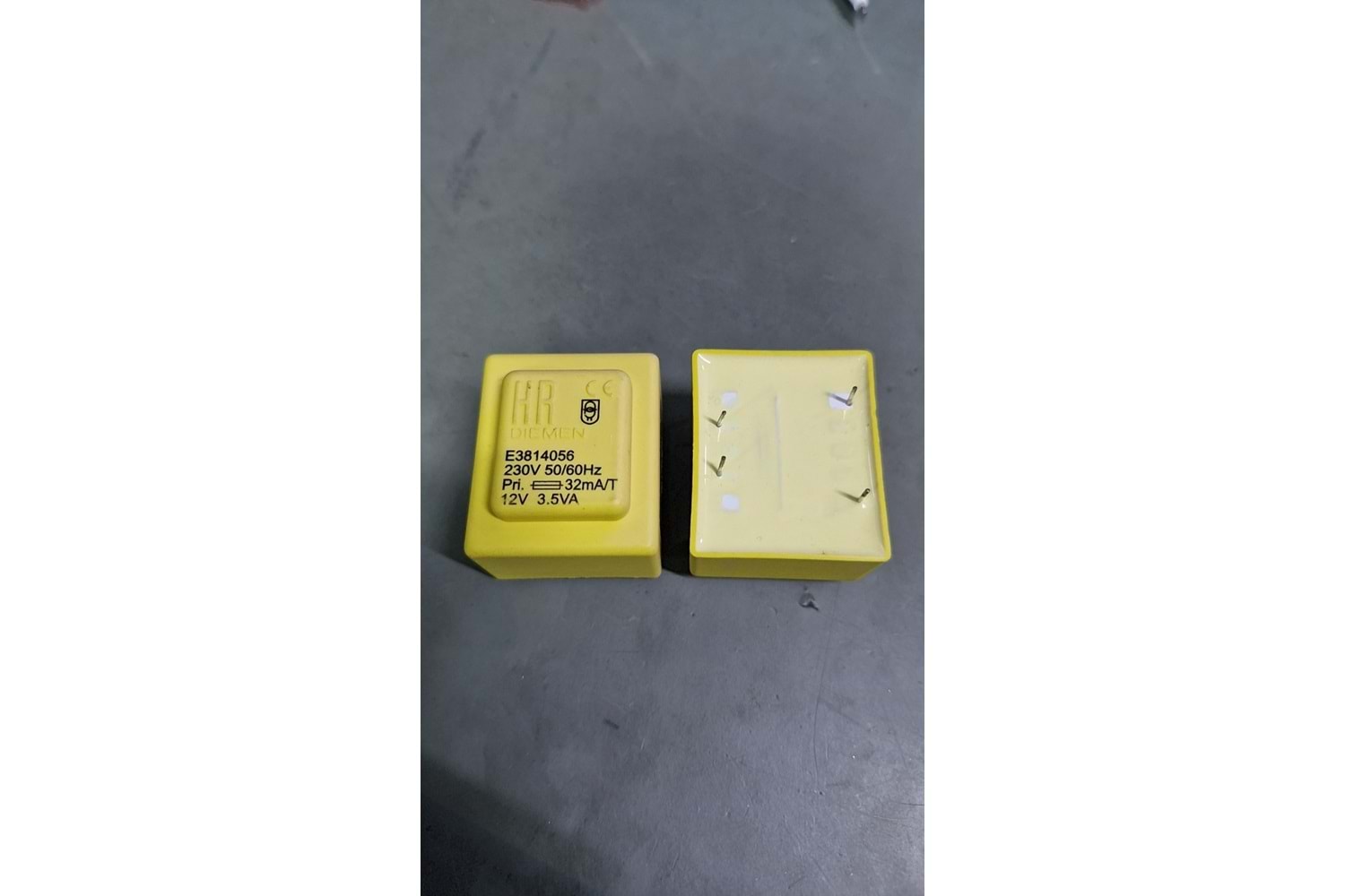 TRAFO E3814056 12V 3.5VA 230V 50/60Hz SARI THT