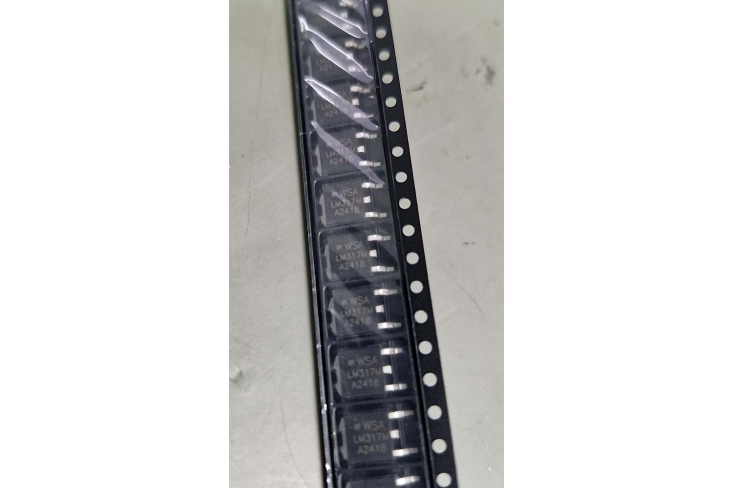 IC-317 V.REG. ADJ. TO252 DPACK ST SMD