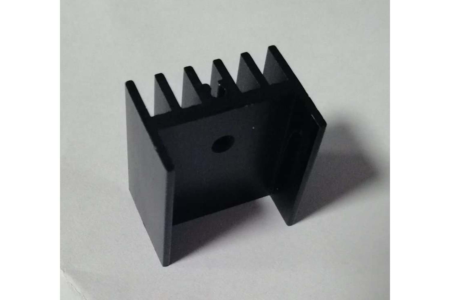 ALÜMİNYUM SOĞUTUCU 25mm M3 DELİK ELOKSAL SİYAH THT
