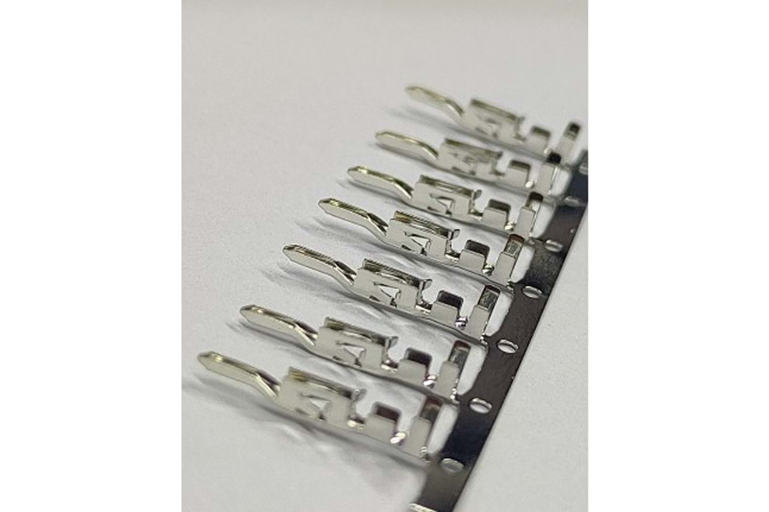 CONN 4.20MM MALE TERMINAL THT