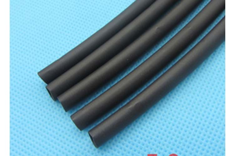 MAC SHRINKING BLACK 5.0mm THT