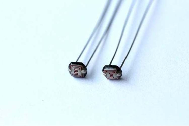 LDR 5MM 16-33K THT