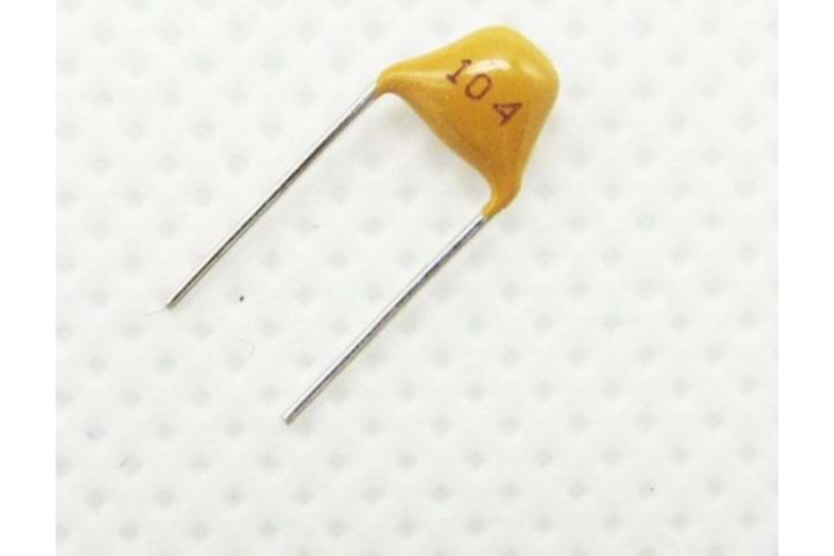 CAP MULT CER 100nF 50V THT
