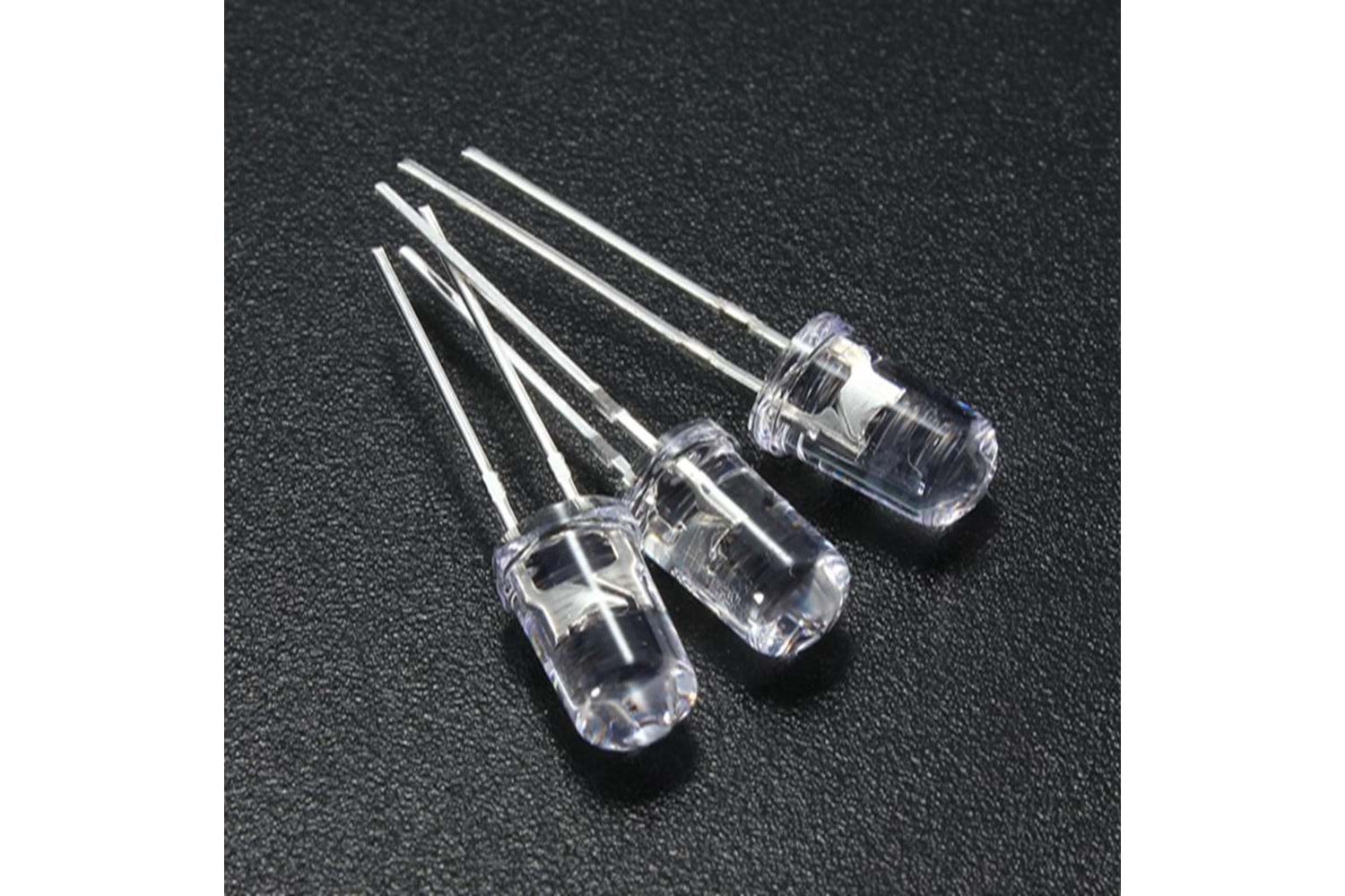 LED BLUE 5mm TRANSPARENT ROUND TYPE THT