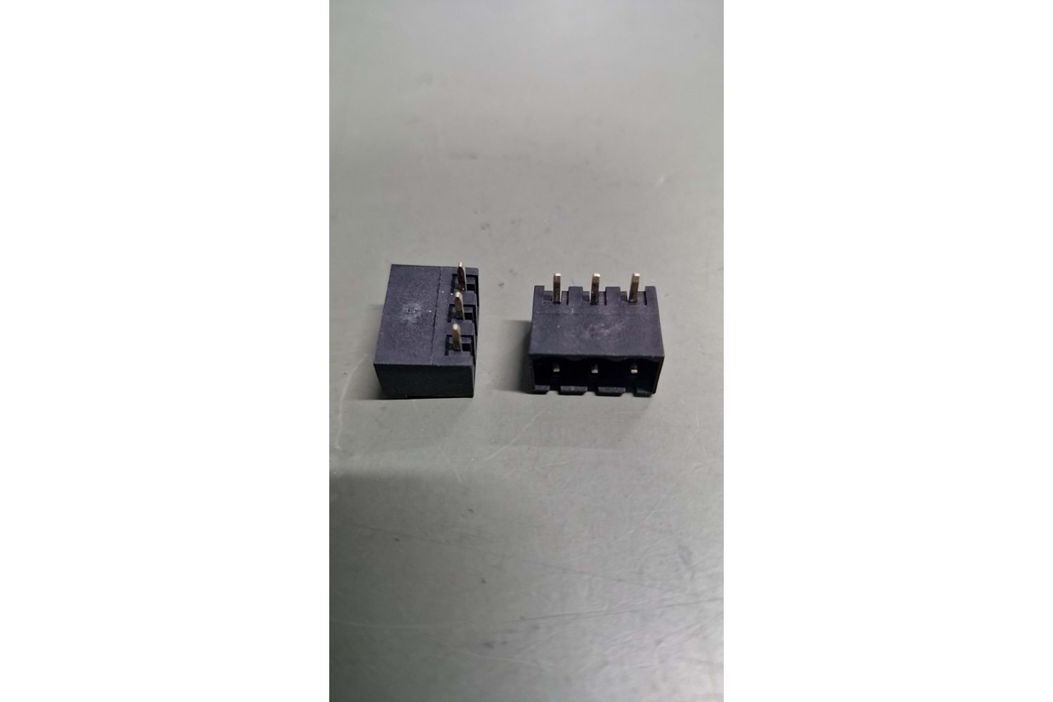 KLM CLOSED 3P 5.08mm 90° BLACK MALE THT