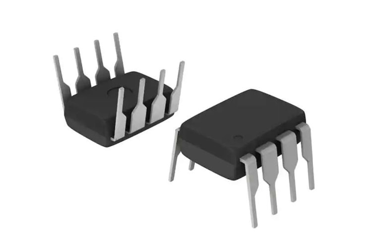 ½ IC TRANSCEIVER ADM485ANZ HALF 1/1 8DIP THT