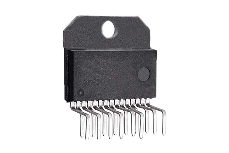 IC AMP AB STEREO 22W TO220-15 THT